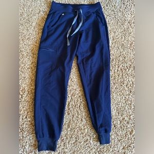 Figs navy jogger scrubs in XS petite